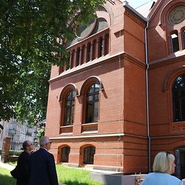 Kiedyś loża masońska, dziś biblioteka w nowej szacie