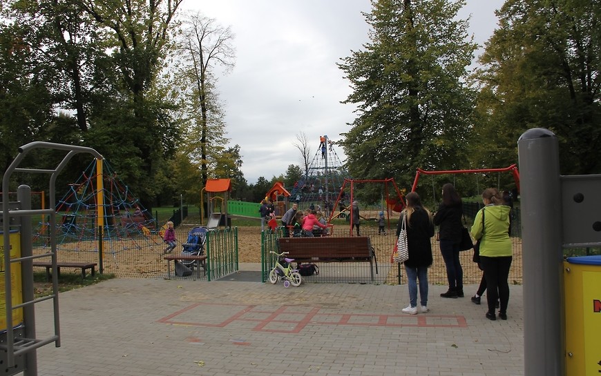 LBO 2018. Budowa ogrodzenia i skweru wypoczynkowego przy ul. Oświęcimskiej