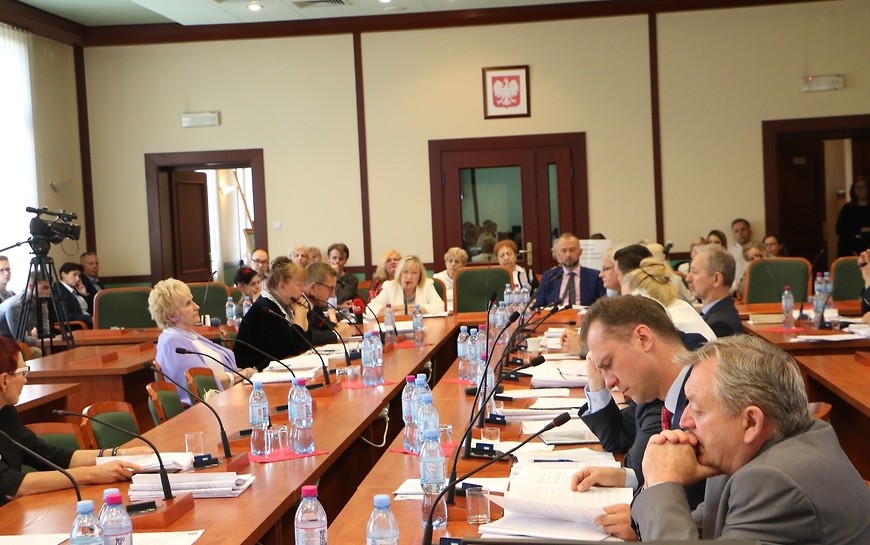 W poniedziałek sesja Rady Miejskiej Legnicy