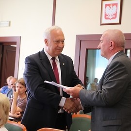powiększ zdjęcie: Przedostatnia sesja Rady Miejskiej Legnicy w tej kadencji