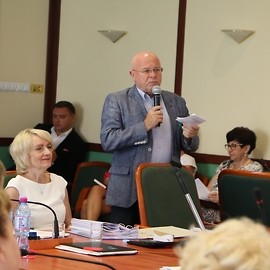 powiększ zdjęcie: Przedostatnia sesja Rady Miejskiej Legnicy w tej kadencji