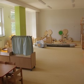 powiększ zdjęcie: Końcowe prace w przedszkolu i żłobku przy ul. Krzemienieckiej