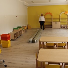 powiększ zdjęcie: Końcowe prace w przedszkolu i żłobku przy ul. Krzemienieckiej
