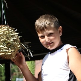 powiększ zdjęcie: Legniczanie budowali domki dla owadów