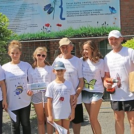 powiększ zdjęcie: Legniczanie budowali domki dla owadów