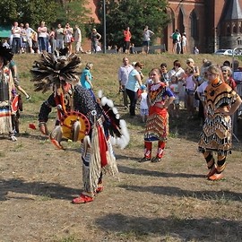 powiększ zdjęcie: Pierogi, Indianie i kowboje na smakowitym festynie na Zakaczawiu