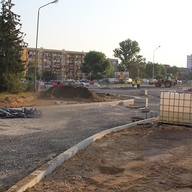 powiększ zdjęcie: Przebudowa al. Piłsudskiego. Asfalt na jezdni południowej