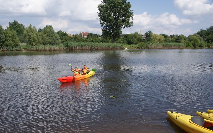 Na Kormoranie tylko plaża, kajaki i urządzenia sportowe