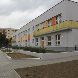 powiększ zdjęcie: Nowe przedszkole i żłobek przy ul. Krzemienieckiej czekają już na maluchów
