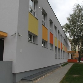 powiększ zdjęcie: Nowe przedszkole i żłobek przy ul. Krzemienieckiej czekają już na maluchów
