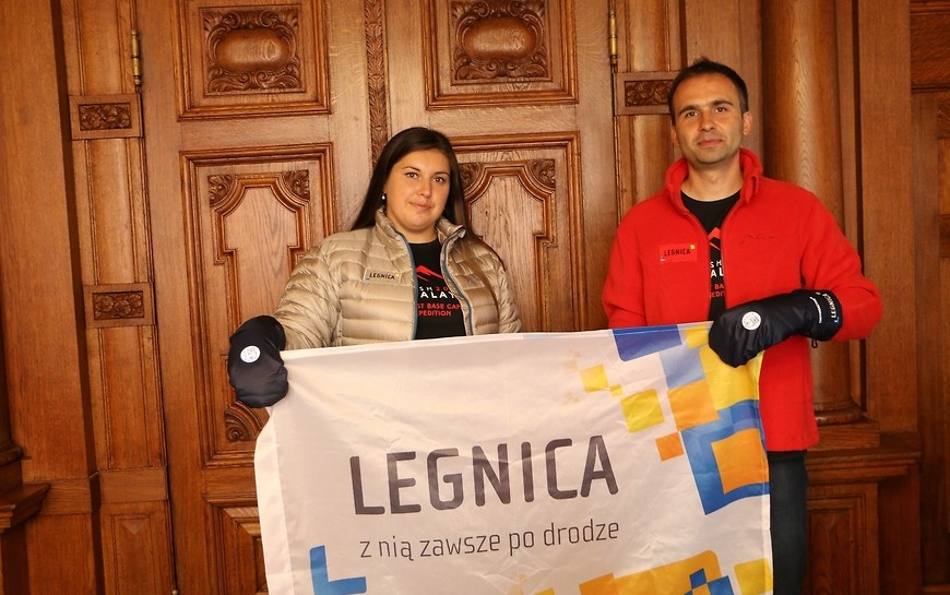 Na 100 – lecie niepodległości legnicka flaga zawiśnie w Himalajach