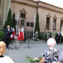 powiększ zdjęcie: Legnica uczciła 79. rocznicę napaści Niemiec na Polskę