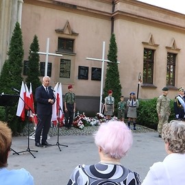 powiększ zdjęcie: Legnica uczciła 79. rocznicę napaści Niemiec na Polskę