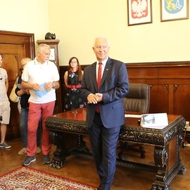 powiększ zdjęcie: Poznaliśmy sekrety ratusza i dostaliśmy na to certyfikat