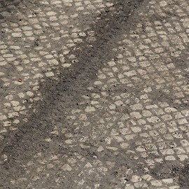 powiększ zdjęcie: Przebudowa al. Piłsudskiego. Odkryto dawną drogę do Koskowic