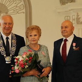 powiększ zdjęcie: Legniczanie świętowali złote gody