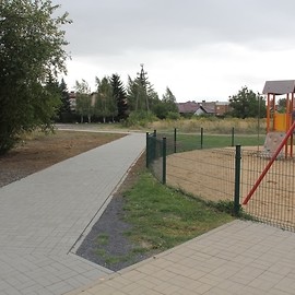 powiększ zdjęcie: LBO2018. Przy ul. Goździkowej powstał piękny ogród rekreacyjny