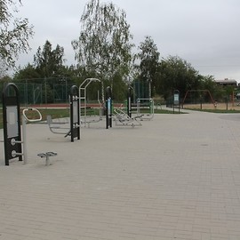 powiększ zdjęcie: LBO2018. Przy ul. Goździkowej powstał piękny ogród rekreacyjny