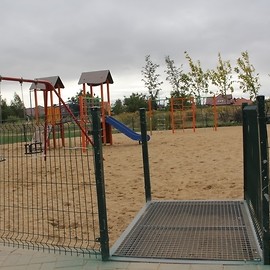 powiększ zdjęcie: LBO2018. Przy ul. Goździkowej powstał piękny ogród rekreacyjny