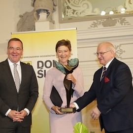 powiększ zdjęcie: Laureaci Nagrody Kulturalnej Śląska wyróżnieni w Legnicy
