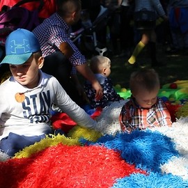 powiększ zdjęcie: Legniczanie cieszyli się pogodą, wypoczynkiem i latawcami