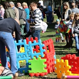 powiększ zdjęcie: Legniczanie cieszyli się pogodą, wypoczynkiem i latawcami