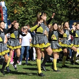 powiększ zdjęcie: Legniczanie cieszyli się pogodą, wypoczynkiem i latawcami