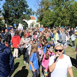 powiększ zdjęcie: Legniczanie cieszyli się pogodą, wypoczynkiem i latawcami