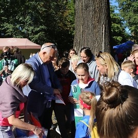 powiększ zdjęcie: Legniczanie cieszyli się pogodą, wypoczynkiem i latawcami