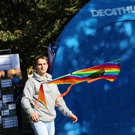 powiększ zdjęcie: Legniczanie cieszyli się pogodą, wypoczynkiem i latawcami