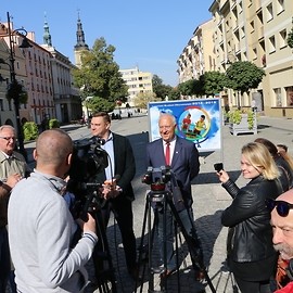 powiększ zdjęcie: Prezydent zachęca do głosowania w LBO: -Bierz sprawy w swoje ręce