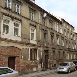 powiększ zdjęcie: Zakaczawie coraz piękniejsze. Trzy kolejne kamienice do remontu