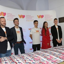 powiększ zdjęcie: Woluntariusze z #TEAMLegnica podsumowali swoją działalność