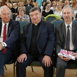 powiększ zdjęcie: Woluntariusze z #TEAMLegnica podsumowali swoją działalność