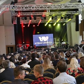 powiększ zdjęcie: Woluntariusze z #TEAMLegnica podsumowali swoją działalność