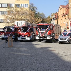 Legniccy strażacy otrzymali najnowocześniejsze wozy bojowe