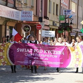 Koncerty, wystawy, filmy. Świętuj z Kyczerą ćwierćwiecze działalności