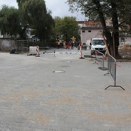 powiększ zdjęcie: Trwa modernizacja podwórza przy ul. Anielewicza