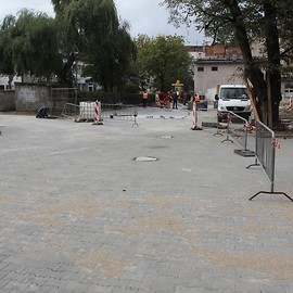 powiększ zdjęcie: Trwa modernizacja podwórza przy ul. Anielewicza