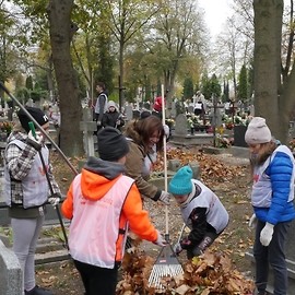 powiększ zdjęcie: Miejski wolontariat pomaga w potrzebie i organizuje akcje