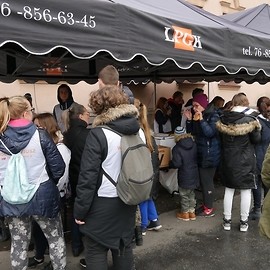 powiększ zdjęcie: Miejski wolontariat pomaga w potrzebie i organizuje akcje