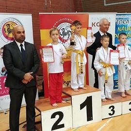 powiększ zdjęcie: Świetny występ legnickich karateków w Pucharze Polski