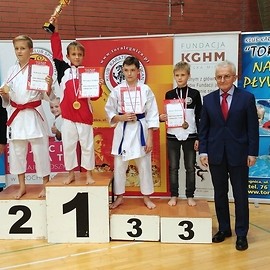 powiększ zdjęcie: Świetny występ legnickich karateków w Pucharze Polski