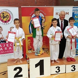 powiększ zdjęcie: Świetny występ legnickich karateków w Pucharze Polski