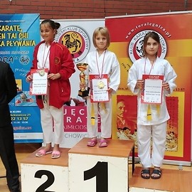 powiększ zdjęcie: Świetny występ legnickich karateków w Pucharze Polski