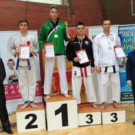 powiększ zdjęcie: Świetny występ legnickich karateków w Pucharze Polski