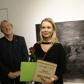 powiększ zdjęcie: Najlepsze obrazy młodych twórców obejrzysz tylko w legnickiej Galerii Sztuki