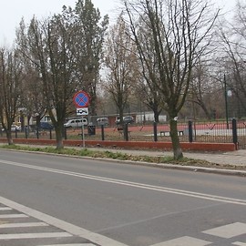 powiększ zdjęcie: LBO 2018. Skwer wypoczynkowy przy ul. Oświęcimskiej już ogrodzony