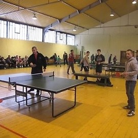 Zapisz się na turniej tenisa stołowego i zostań mistrzem
