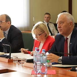 Radni ustali wynagrodzenie prezydenta Legnicy